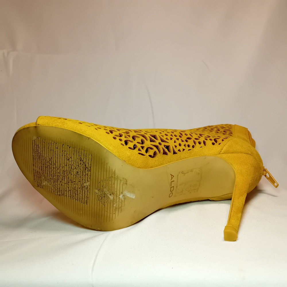 ALDO Yellow Suede Laser Cutout Peep Toe Stiletto Heel Bootie Ankle Boot 8.5 READ - Picture 14 of 16